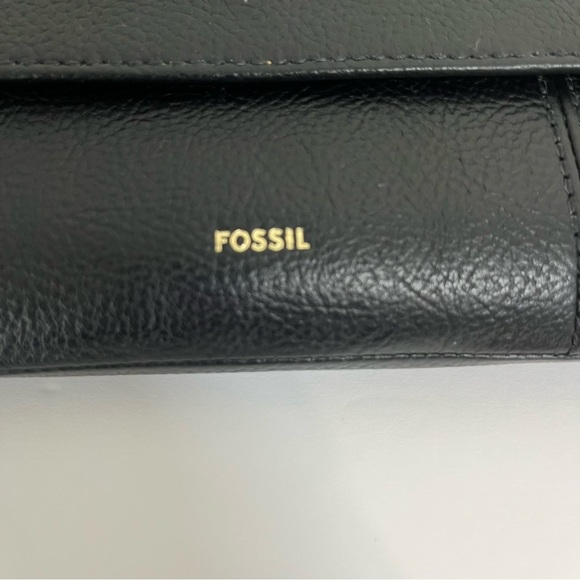 Fossil Black Leather Clutch Wallet - Picture 2 of 16